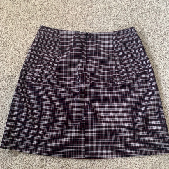 mini skirt with slit from urban outfitters - Picture 2 of 3